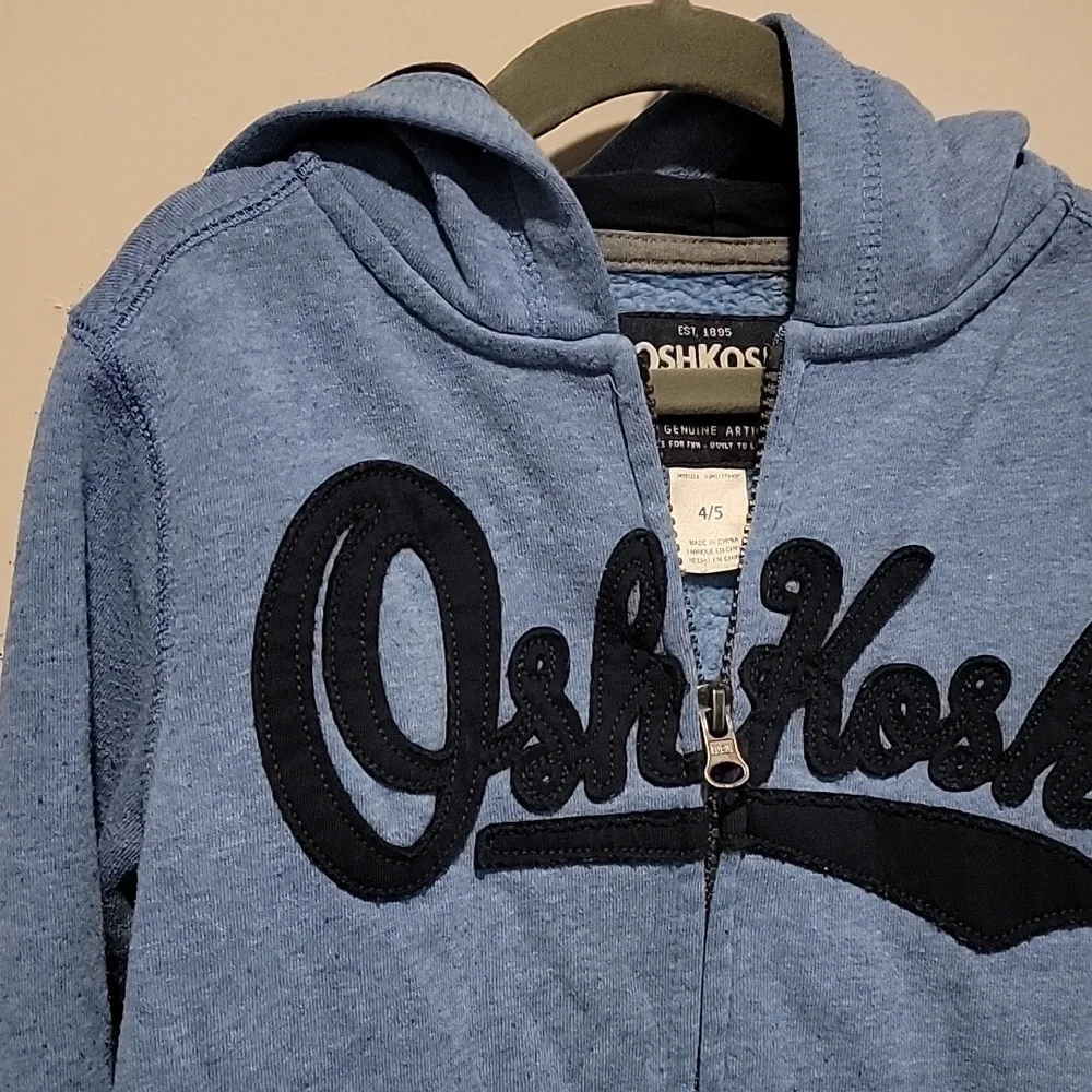 Osh kosh boys blue hoodie size 4/5 zip up jacket